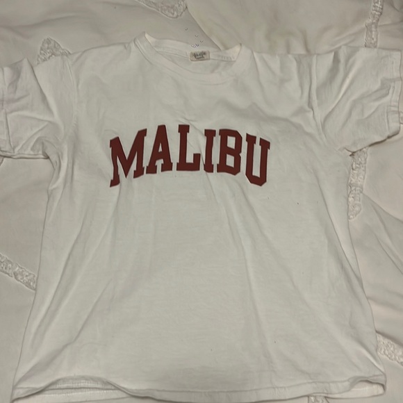 Brandy Melville Tops - Super cute brandy Melville top